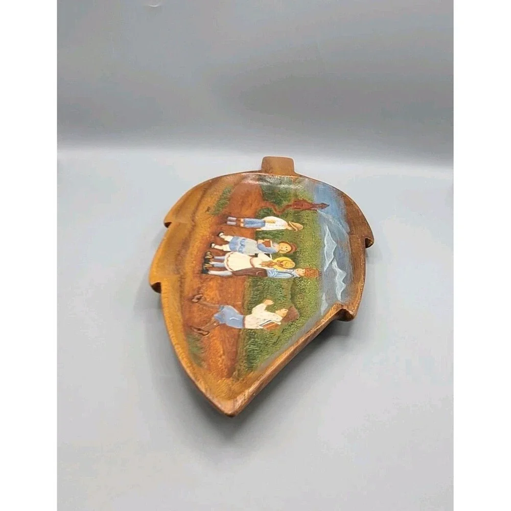 Monkey Pod Wood Hand Painted Country Leaf Platter Philippines Signed Cher 16